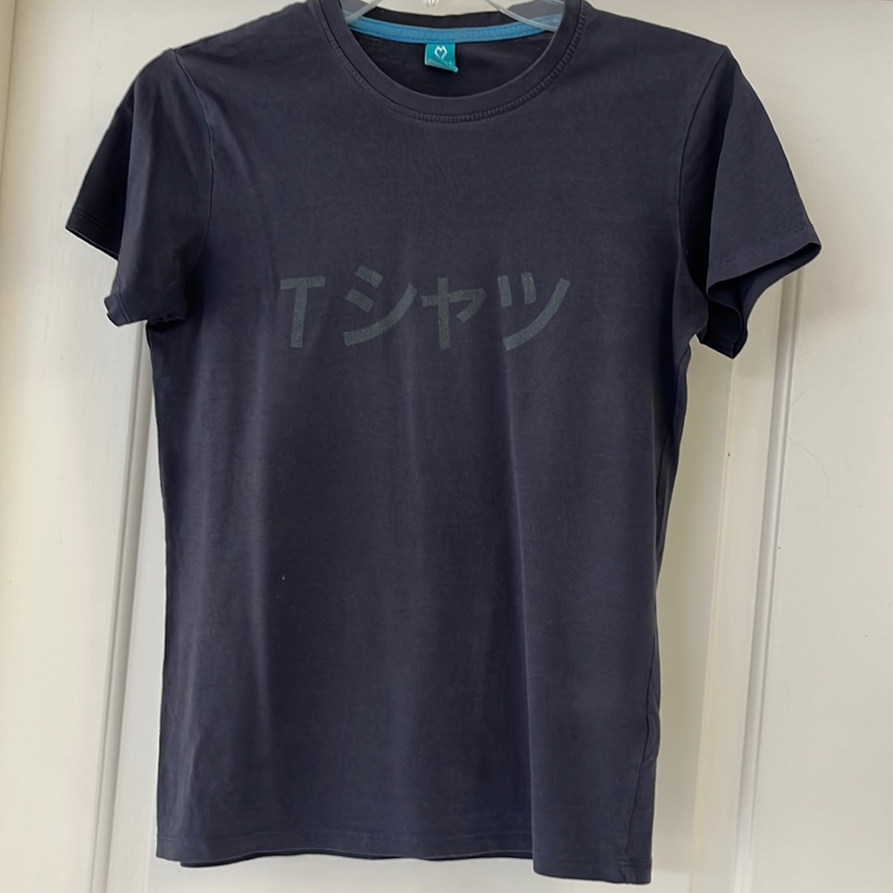 Black short sleeve T-shirt